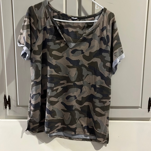 no brand Tops - Size L Camo tee. Worn several times. Listing #4032